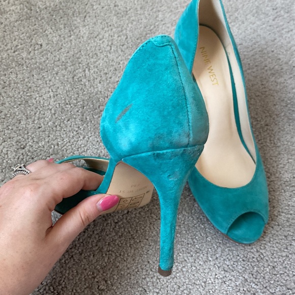 Greenish Blue faux suede peep toe shoe - Picture 2 of 5